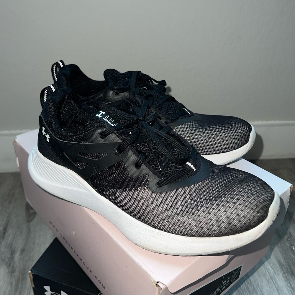 Under Armour W Charged Breathe TR 2